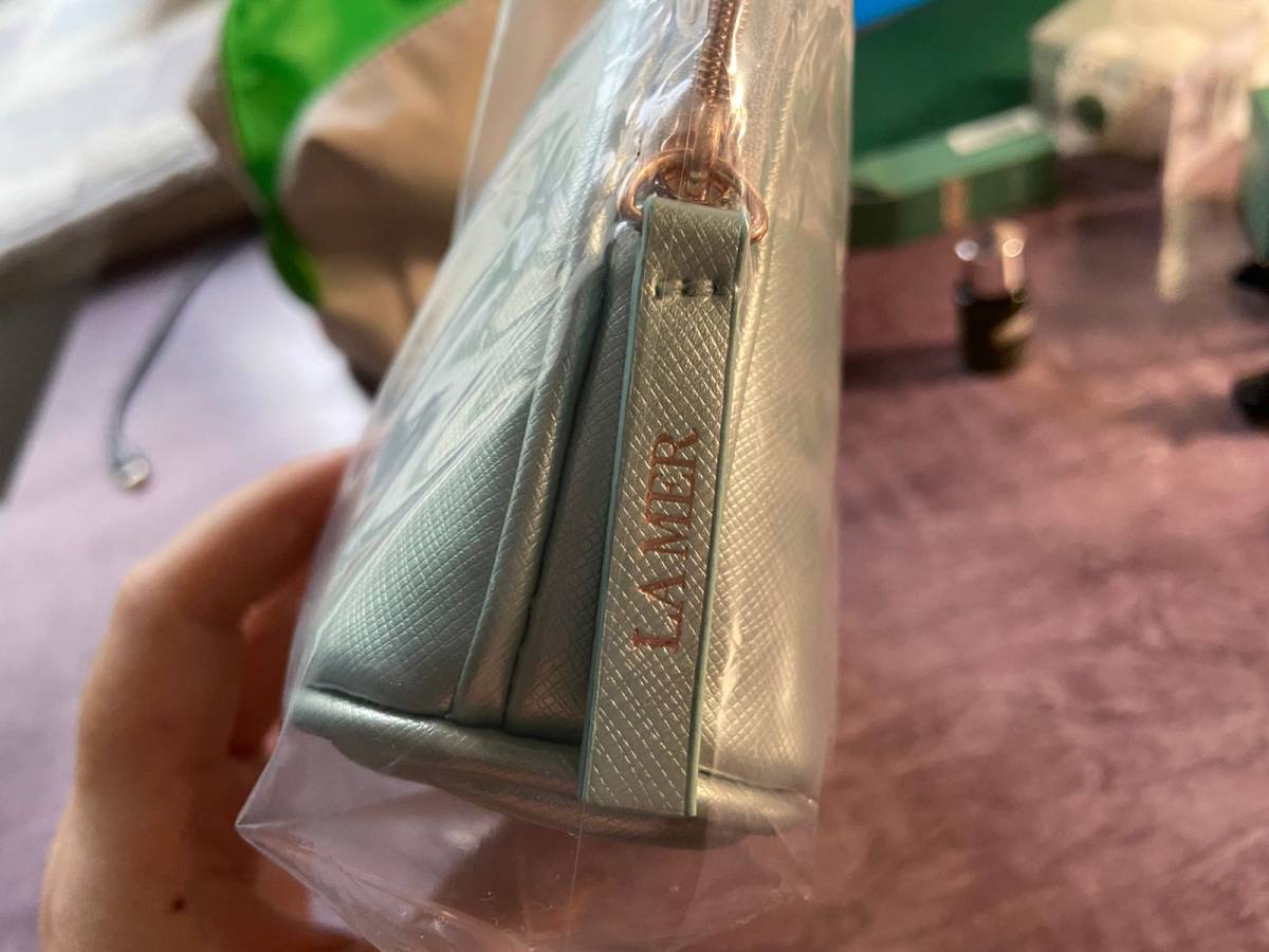 黑五战利品   今年黑五我买的比较多的是护肤品，原因是我妈的