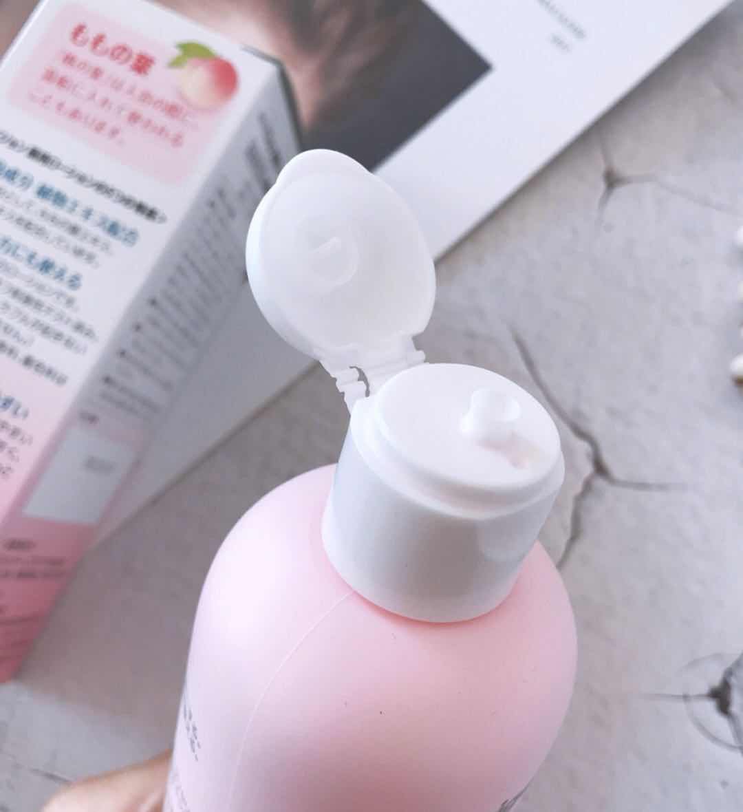 家里嫂嫂生了小宝宝后买了很多小孩子用的东西，这次买的是Pig