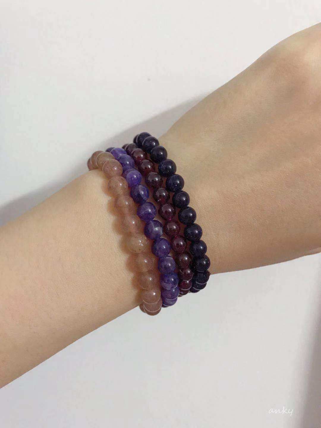 作为一个精致猪猪，怎么可能没几件饰品呢~尽管都不是啥贵重东西