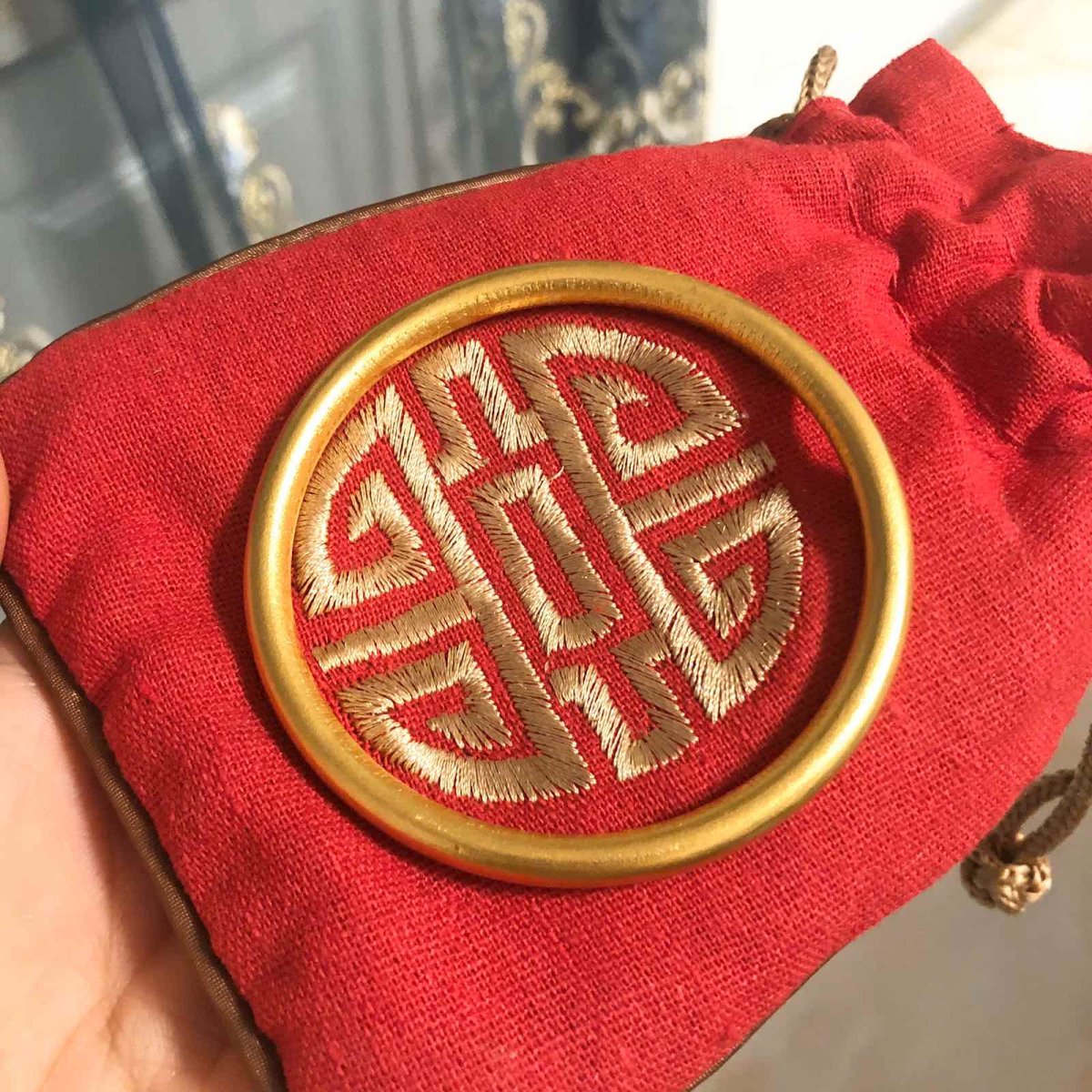 古法金传承手镯  传承福镯具有非常好的寓意，寓意着福气满满，