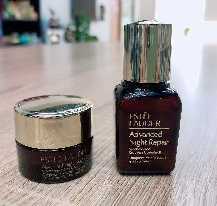 回老家跟表姐一起吃饭，偶然说到雅诗兰黛，竟然闹了个特别尴尬的
