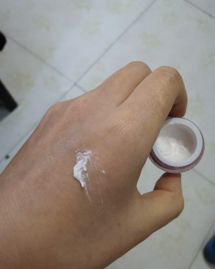 大家有用雅诗兰黛赠送的5毫升多肽弹力眼霜吗？最近开盖用了几天