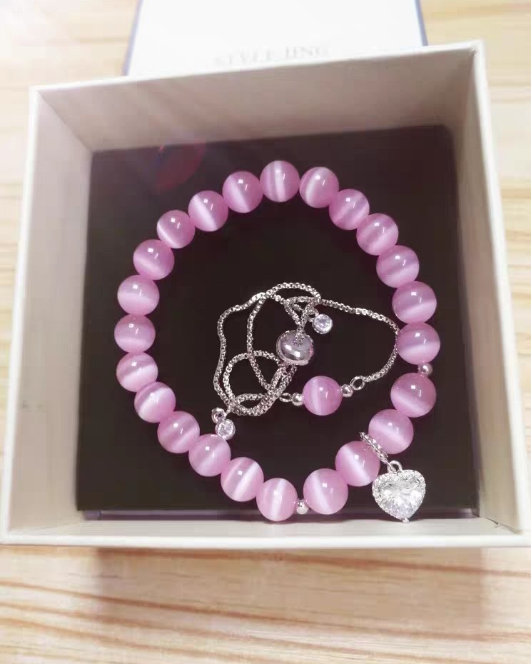 因为和闺蜜逛街，看到她手上戴了这串手链，我也种草了，一百多点