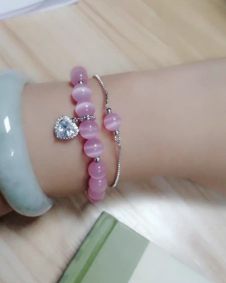 因为和闺蜜逛街，看到她手上戴了这串手链，我也种草了，一百多点