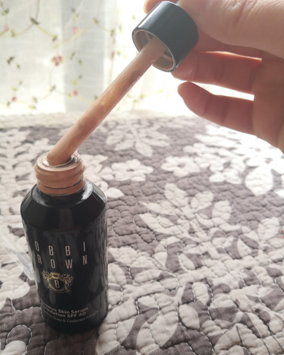 bobbi brown 虫草粉底液 晒单＋测评 --这个粉底