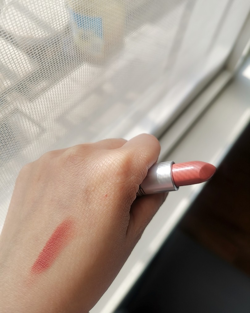 MAC头口红 色号：649 down to an art  