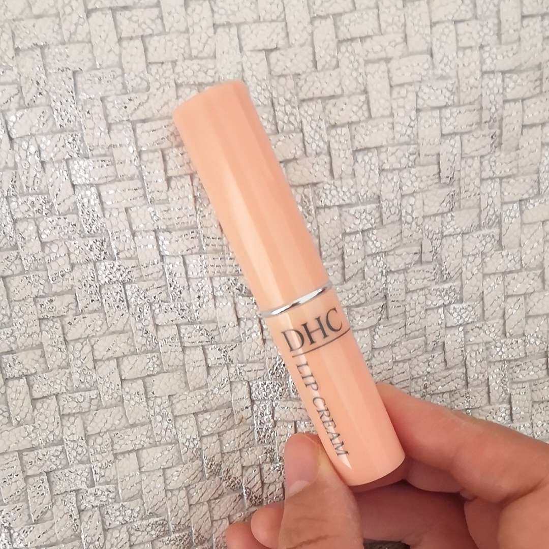 种草DHC护唇膏😁： DHC的唇膏应该没几个不认识吧，Co