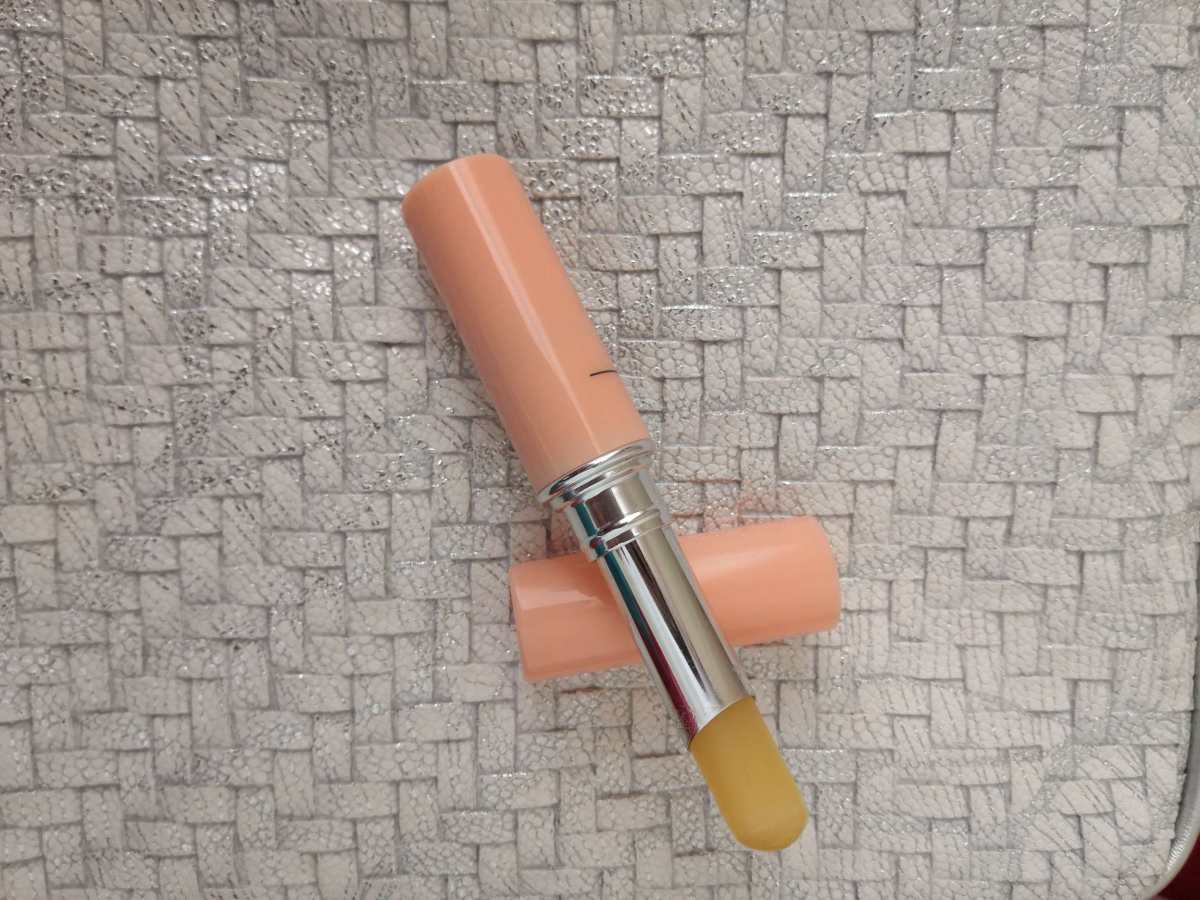 种草DHC护唇膏😁： DHC的唇膏应该没几个不认识吧，Co