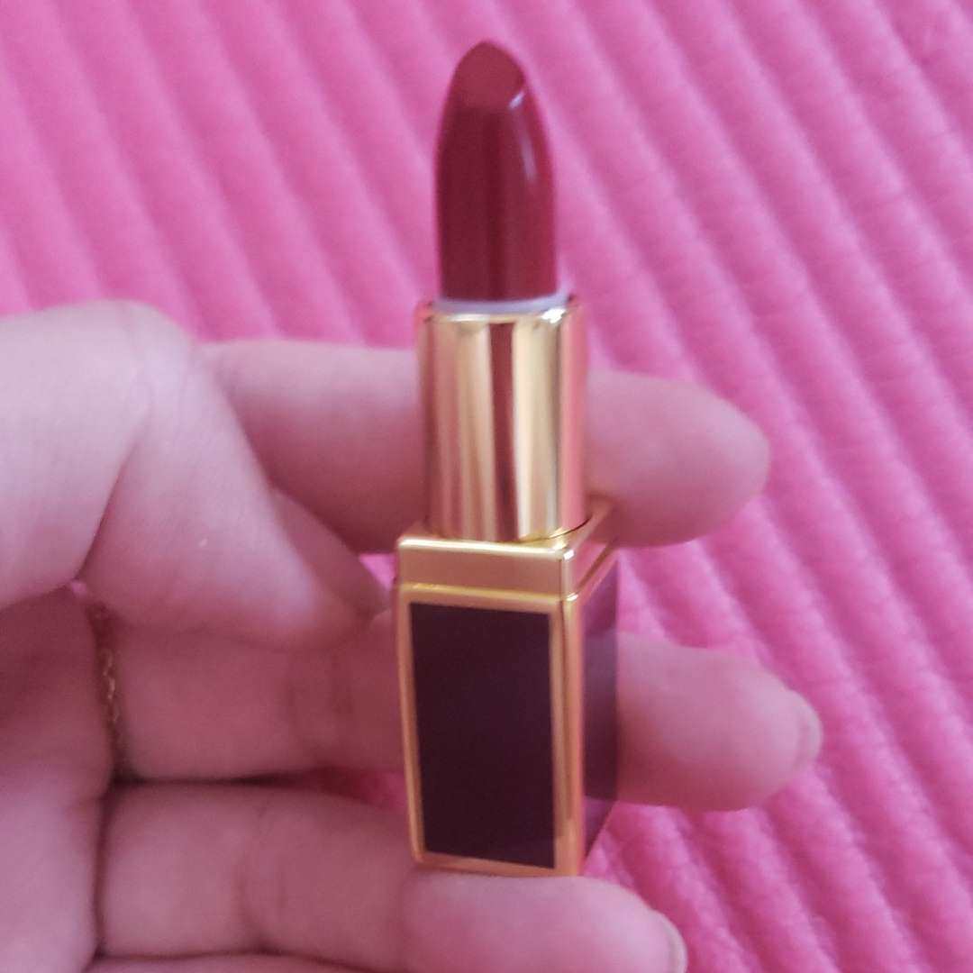 晒一晒丝芙兰那口红套盒 这个套盒是在丝芙兰买的！价格好像是3