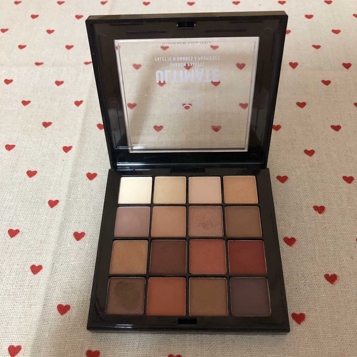 适合画眼影初学者的性价比之王 ——NYX16色眼影03war