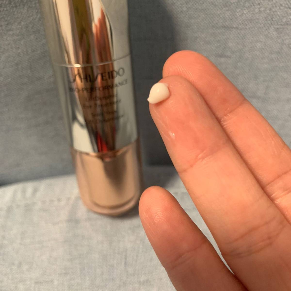 资生堂百优丰盈提拉紧致眼霜 🍇眼睛是心灵的窗口，眼部肌肤是