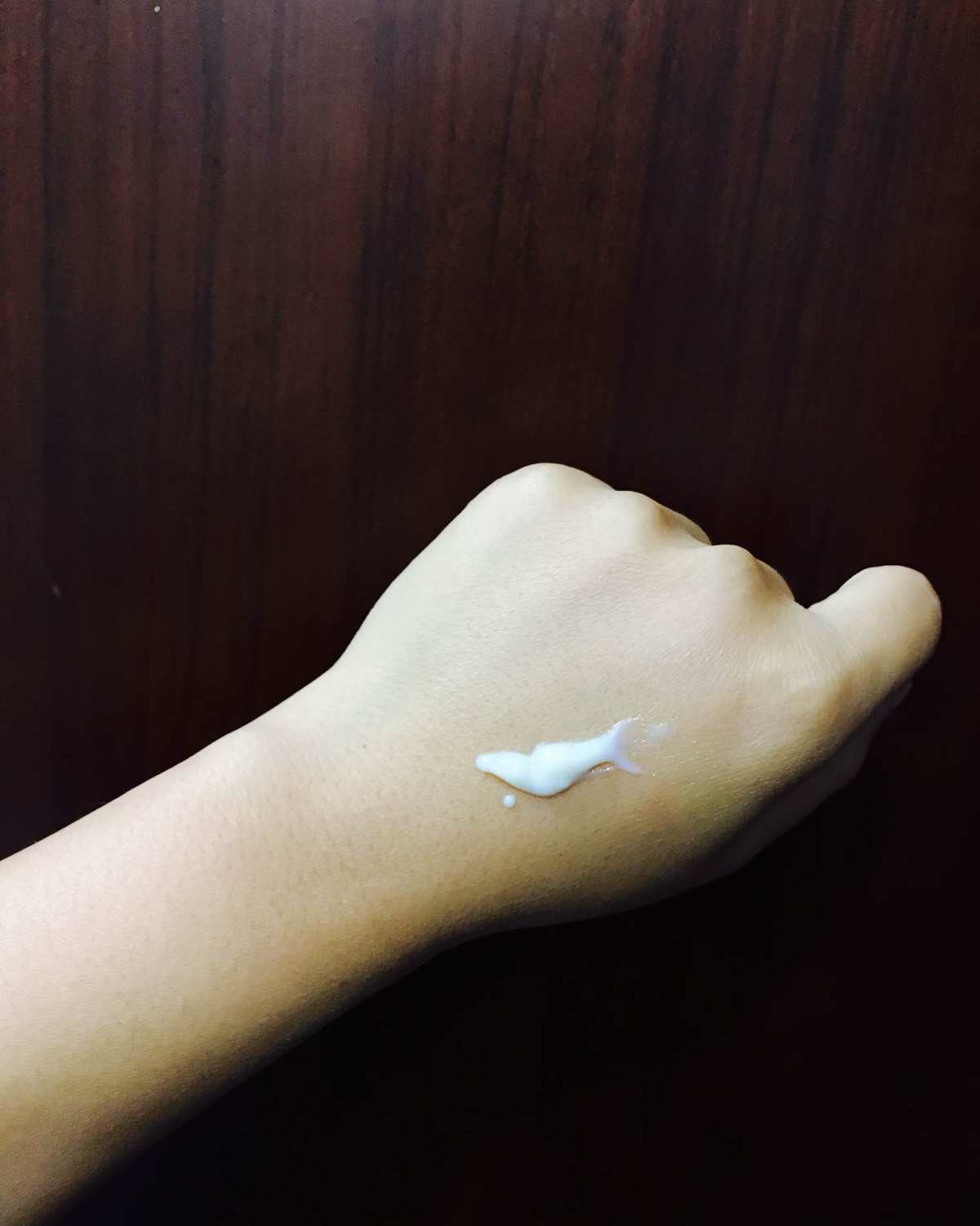 碧柔水感乳这个 很火的一款产品，这款呢，他是凝露质地的涂起来