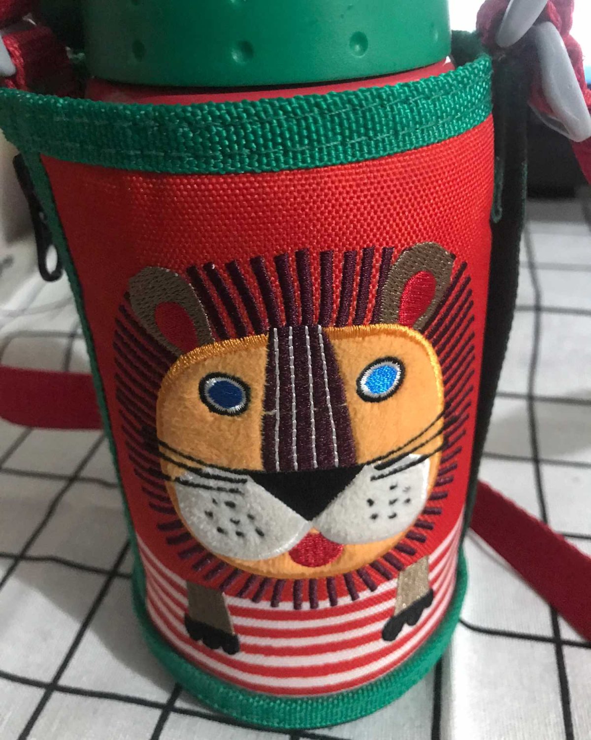 虎牌tiger 保温杯，保温、保冷都可以，带便携外套，外出、