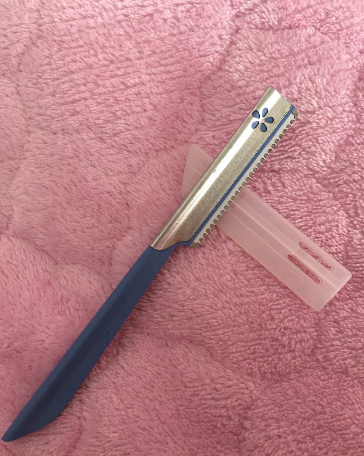 #新春打卡晒单#   贝印刮眉刀   我的眉毛虽然稀疏，毛发