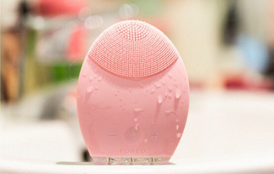 超声波洁面仪luna       面部清洁到位，皮肤素容易排