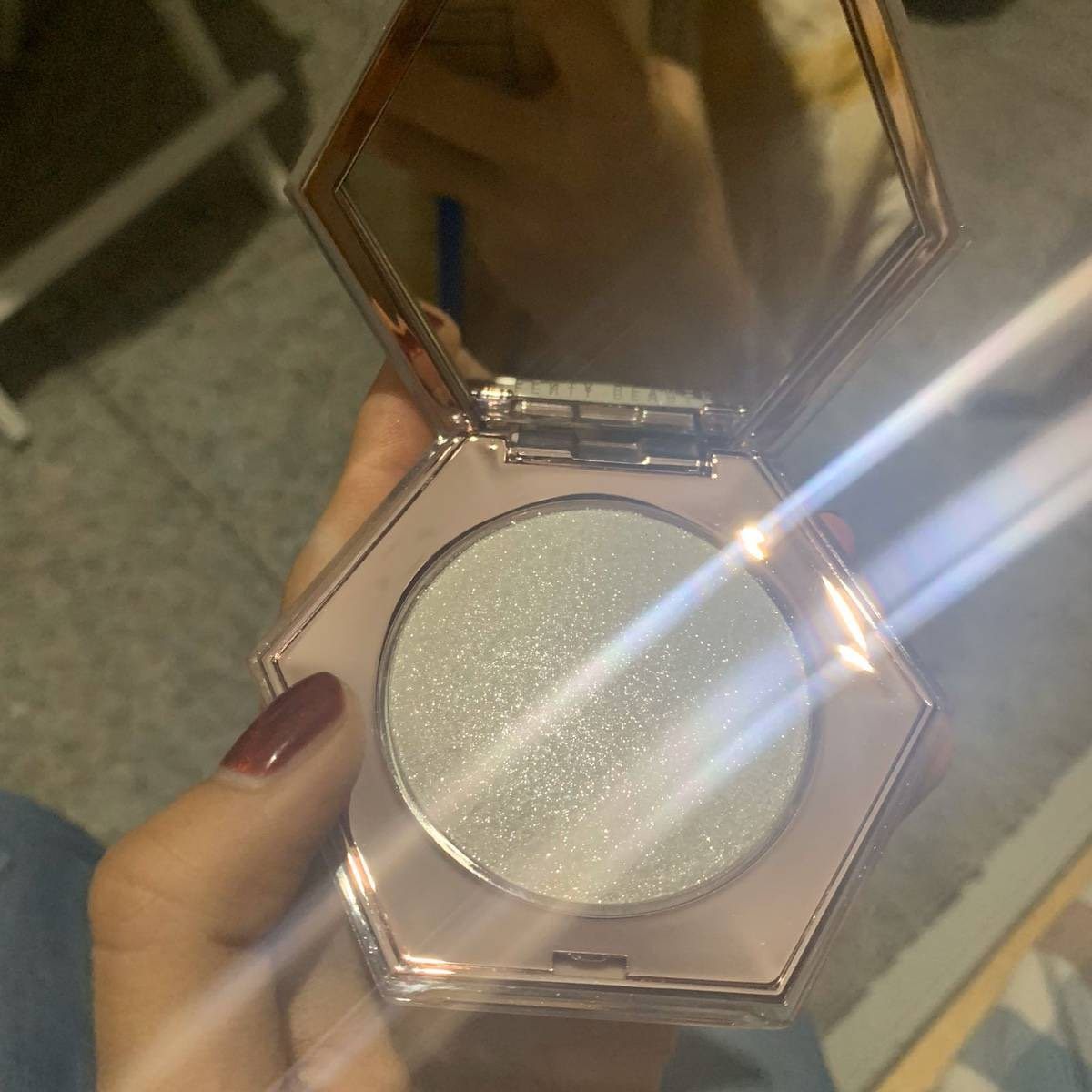 Fenty beauty 钻石高光给你一整个银河系🌌 正如