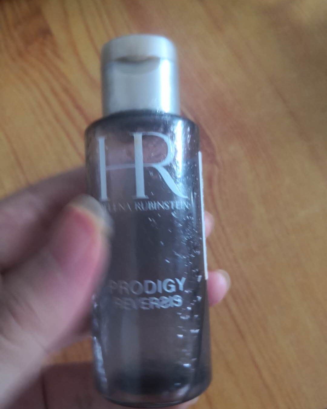 HR赫莲娜好物！        HR是欧莱雅集团的一个高端护