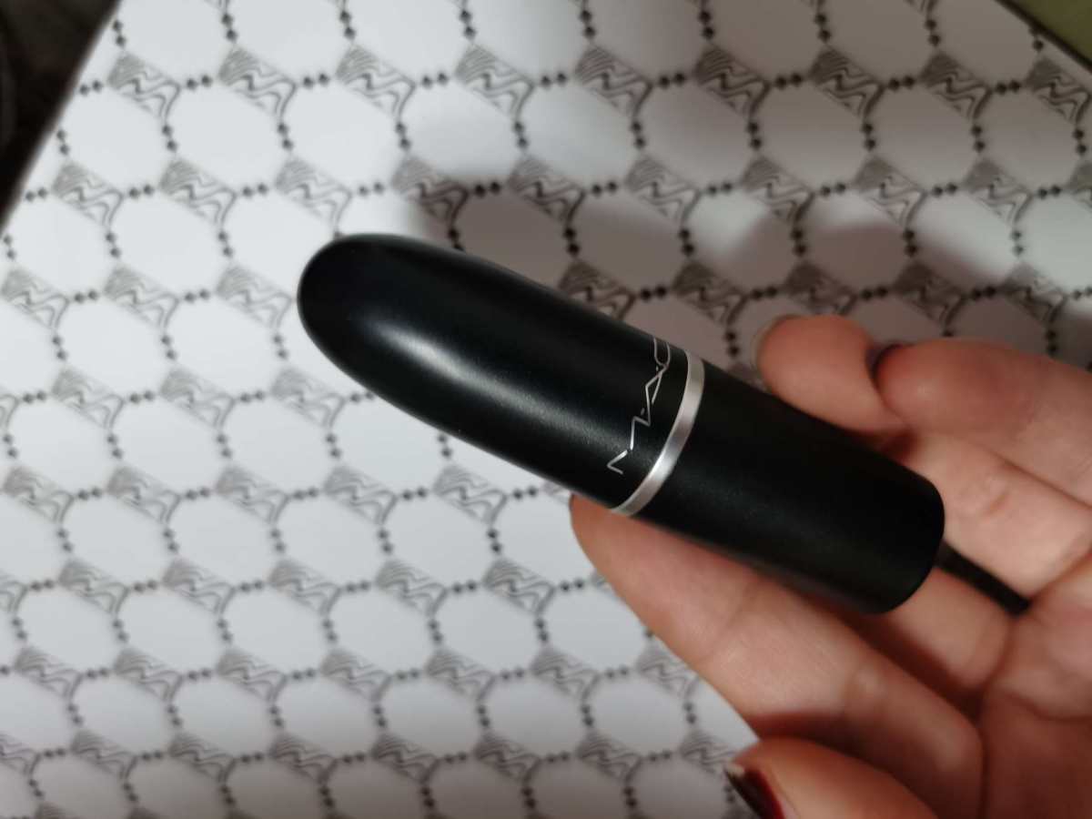 来看看mac官网 这是第一次看到顶盖这么严重的！！！真的服了