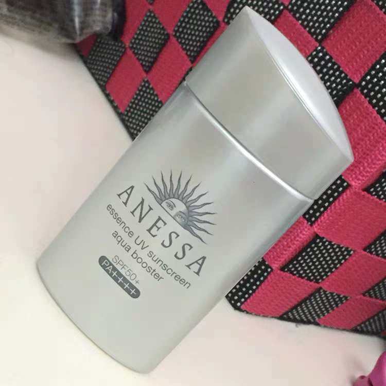 很多人对有个误区，总以为SPF值和PA值选择最高，抗晒和抗晒