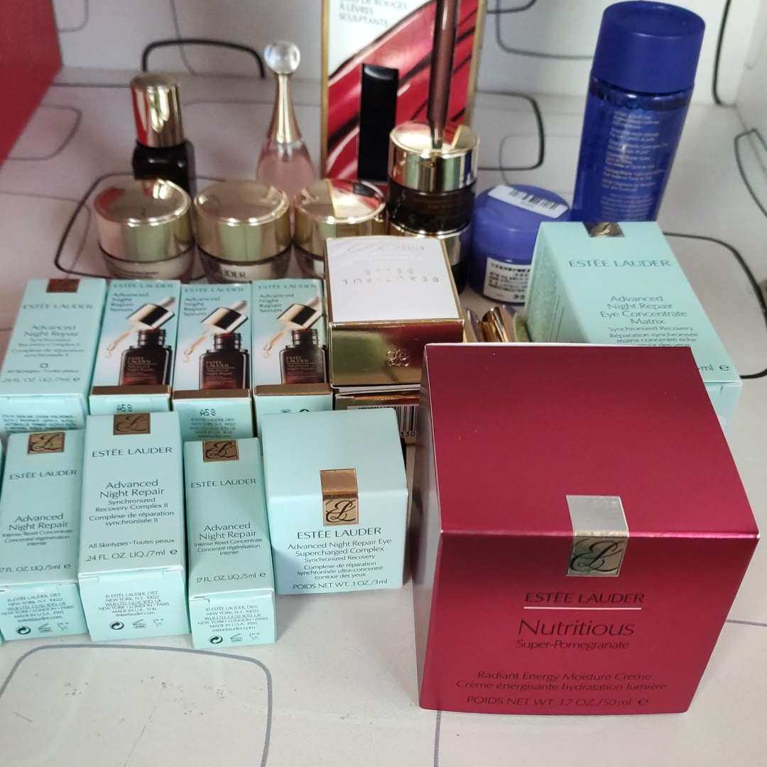 我是雅粉迷，产品大多是自用，一有活动就管不住手，不知不觉囤了
