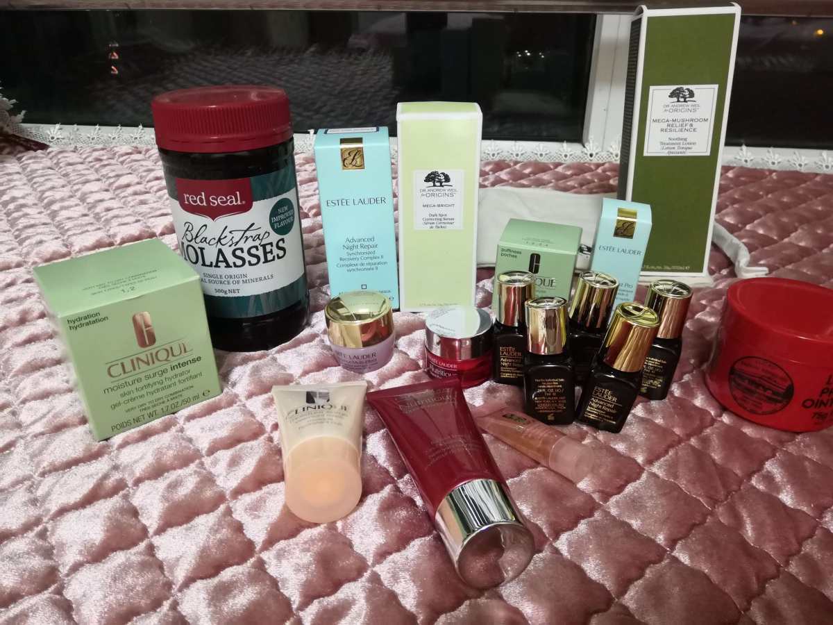 看到不止我一个人没有梳妆台，我就放心了！因为有熊孩子，我家的