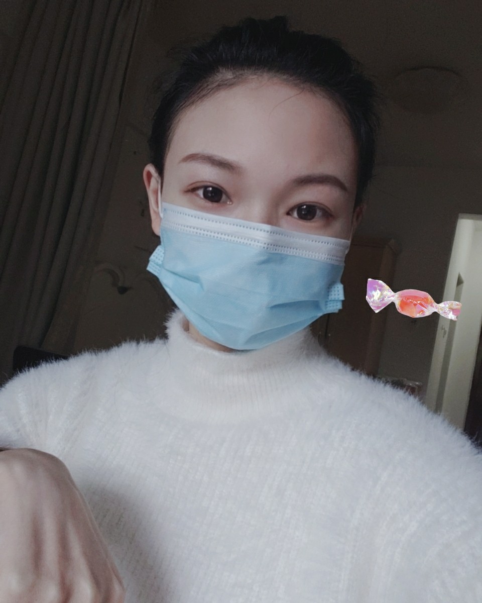 一直在现在出门还是要带口罩，因为命要紧😁😁  但是因为有