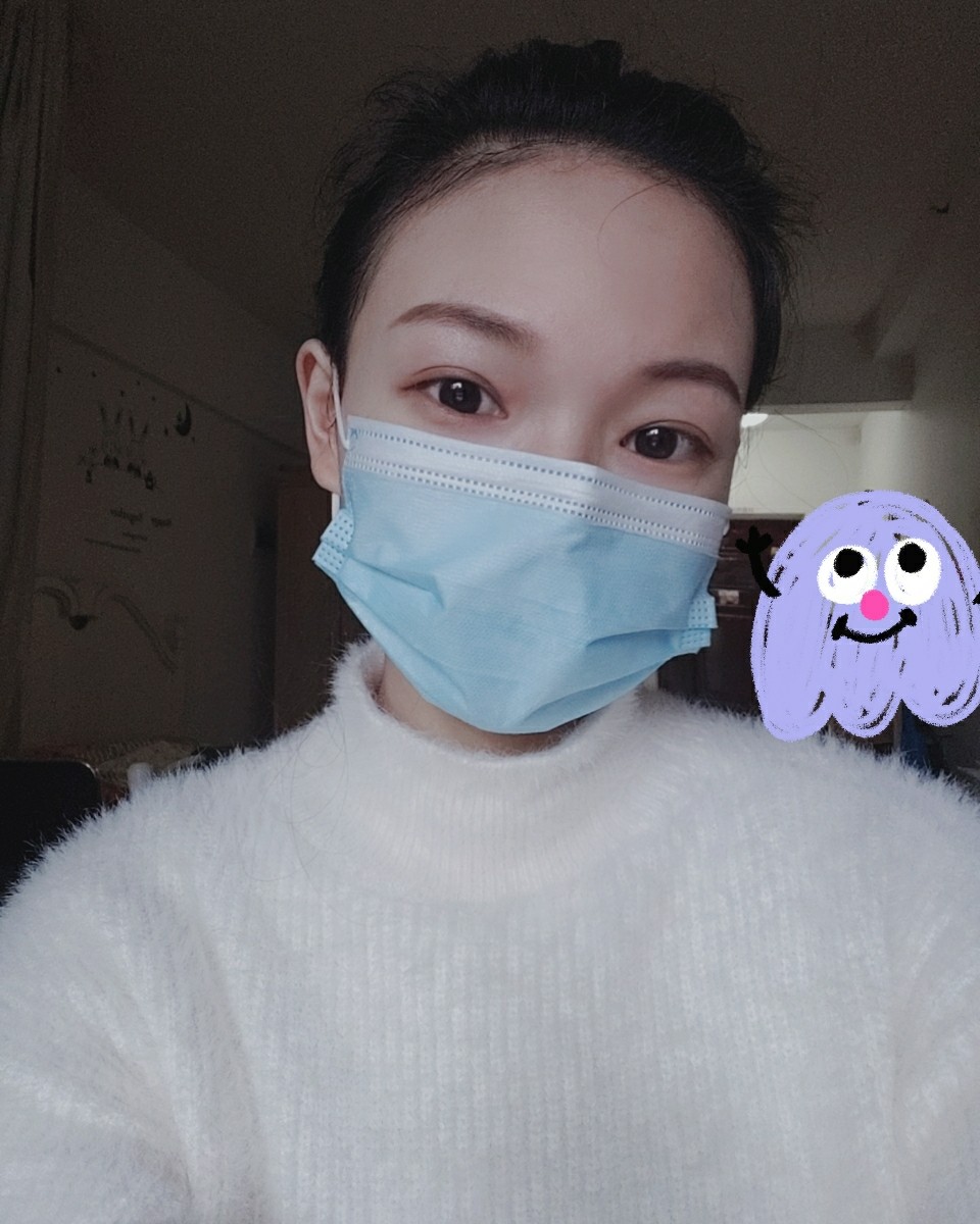 一直在现在出门还是要带口罩，因为命要紧😁😁  但是因为有