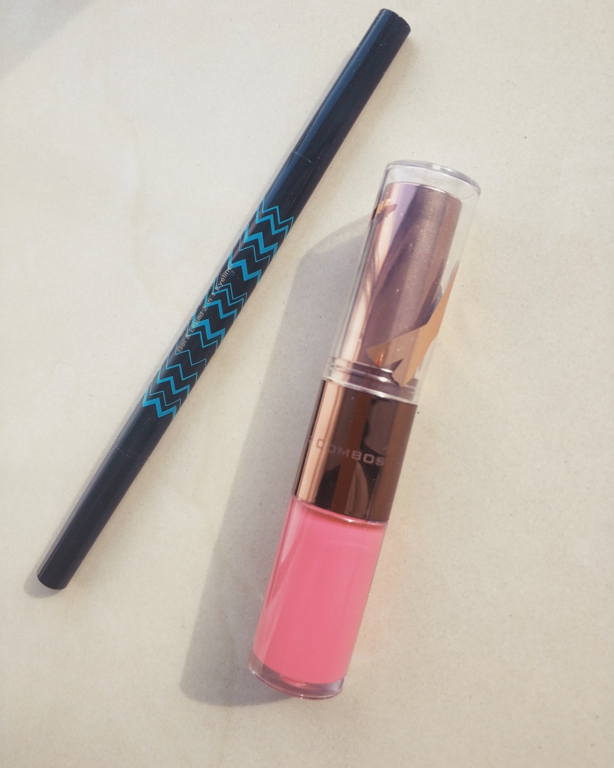 猛男营业！测评SaSa彩妆！！！ 这次收到了SaSa的两件产