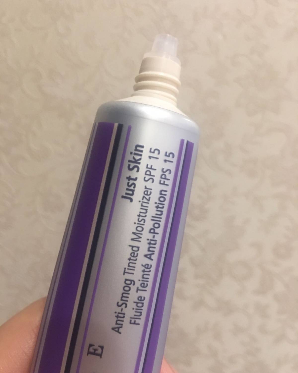 素颜神器香缇卡隔离霜真假辨别 香缇卡被天后种草后，一下子就火