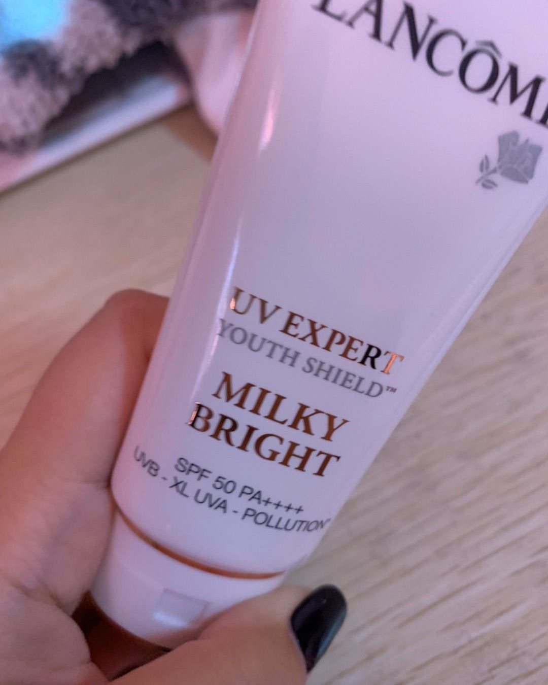 只要出门，必涂！姐妹们，再贵的精华都比不上几百块的啊！！！ 