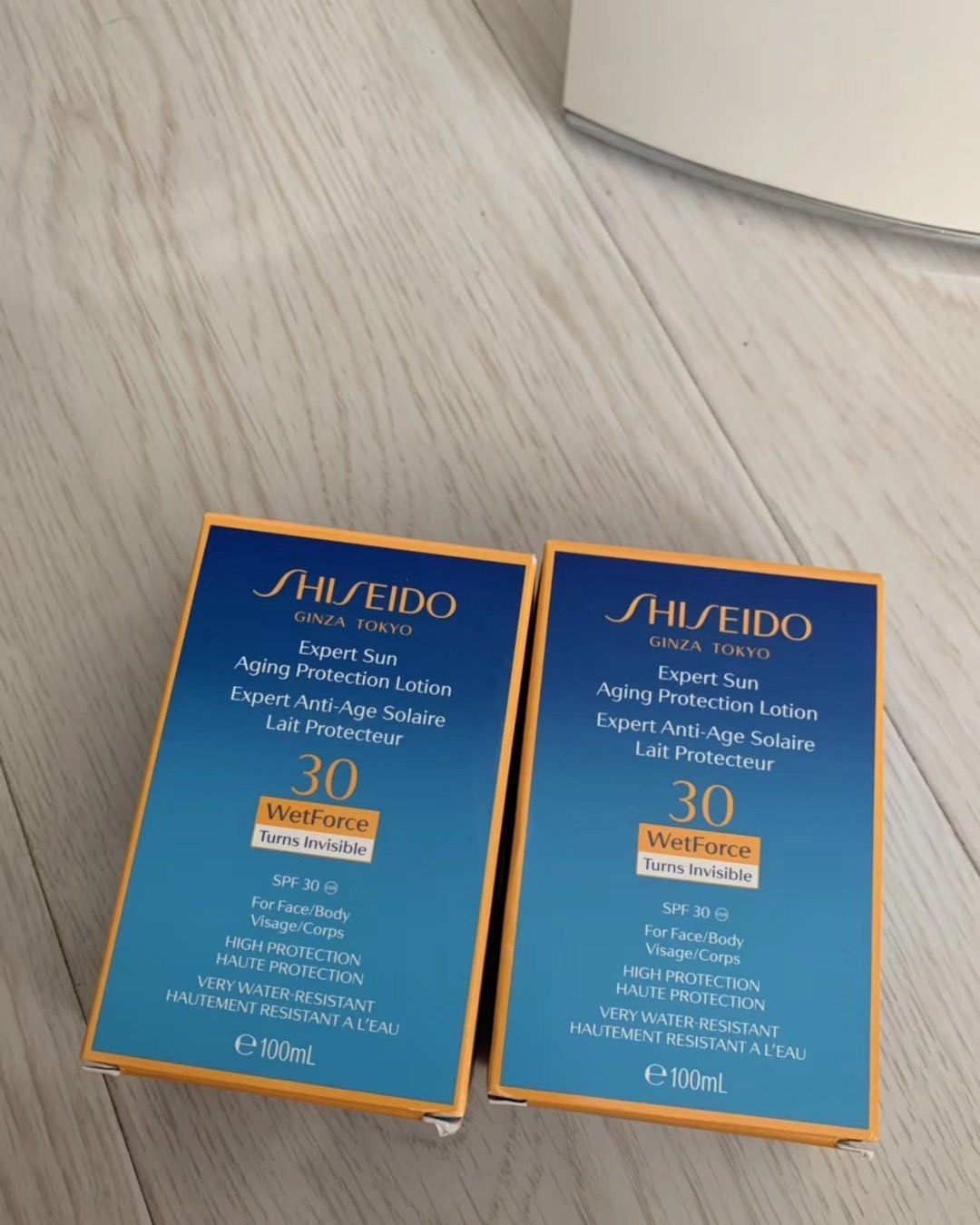 只要出门，必涂！姐妹们，再贵的精华都比不上几百块的啊！！！ 