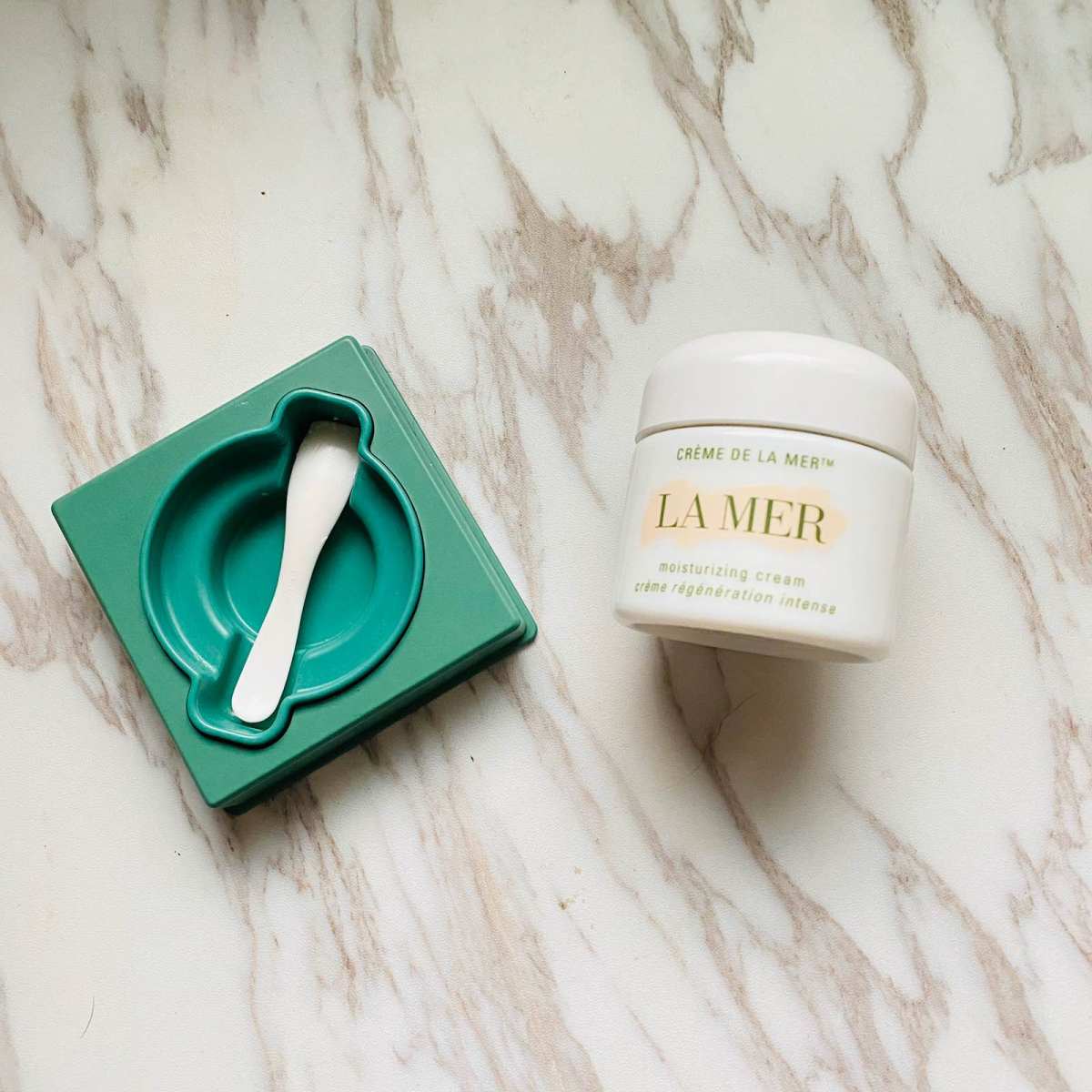 最后，我还是对海蓝之谜面霜放手了 初入海蓝之谜时，正是皮肤状