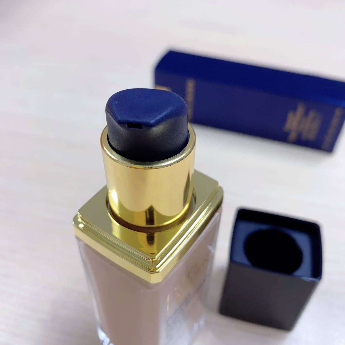 新春晒单打卡No.18💥雅诗兰黛沁水粉底液美版Vs国版，我