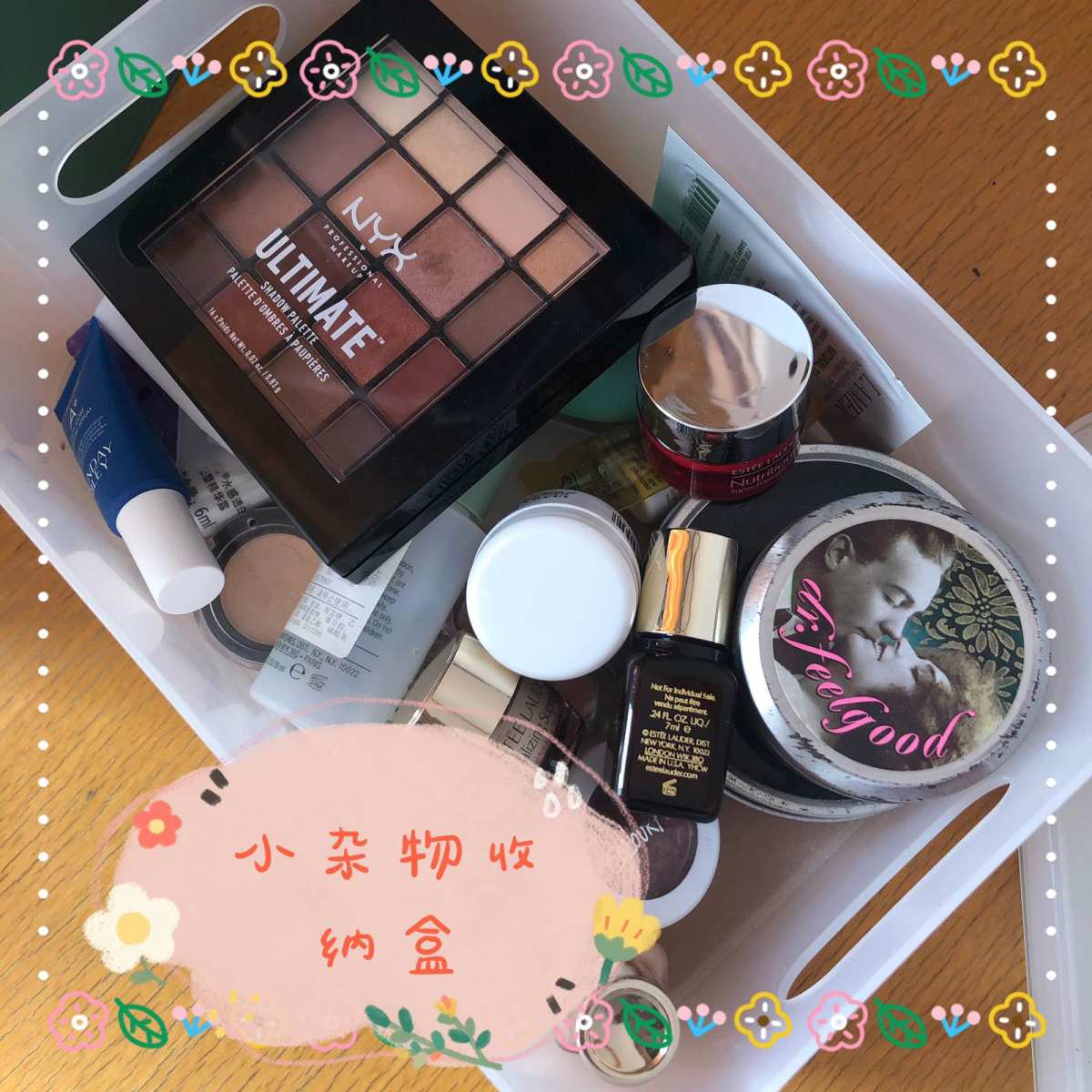 我平时涂涂抹抹的地儿～  我房间的桌子有个拐角，以前是放电脑