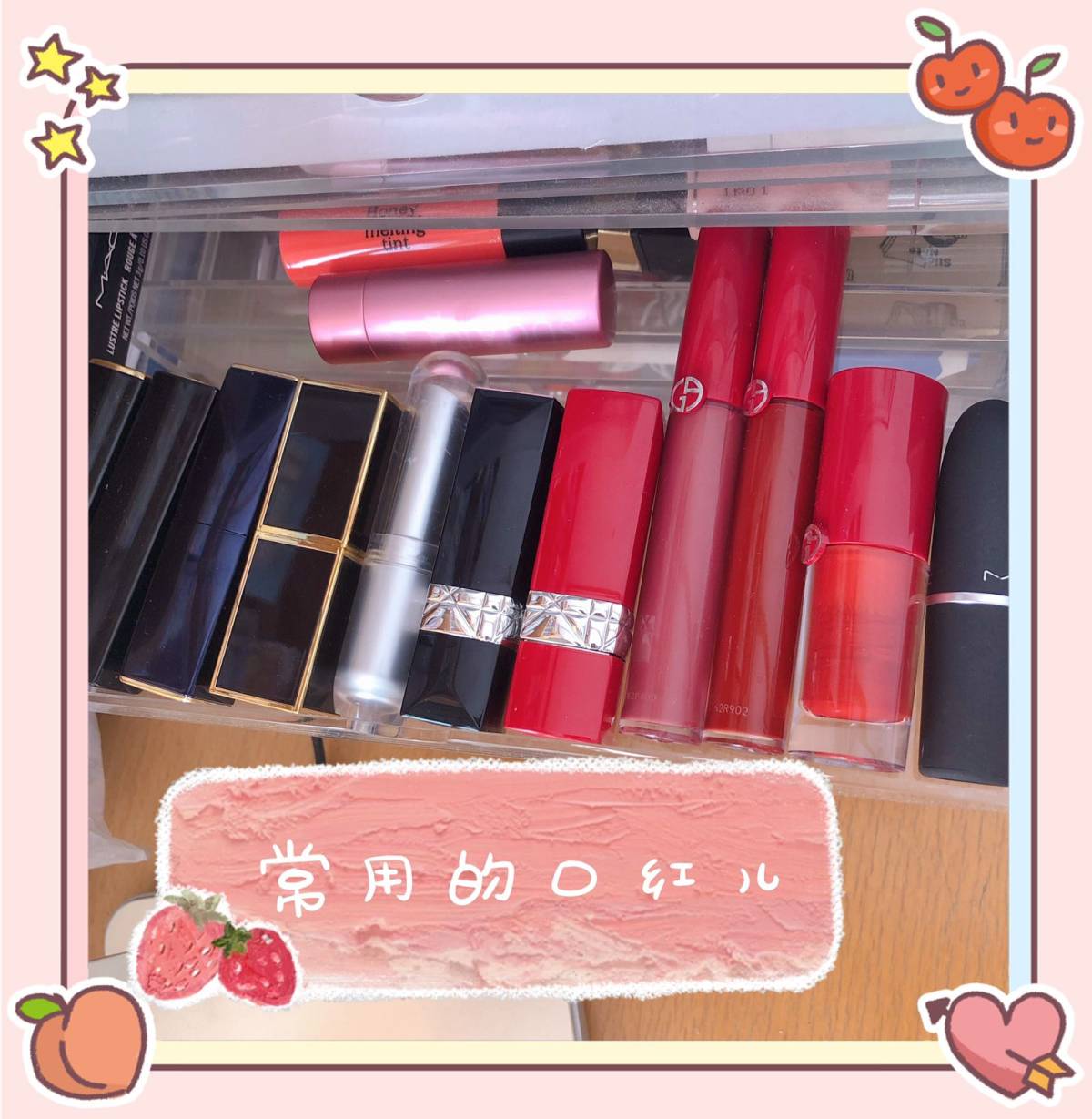 我平时涂涂抹抹的地儿～  我房间的桌子有个拐角，以前是放电脑