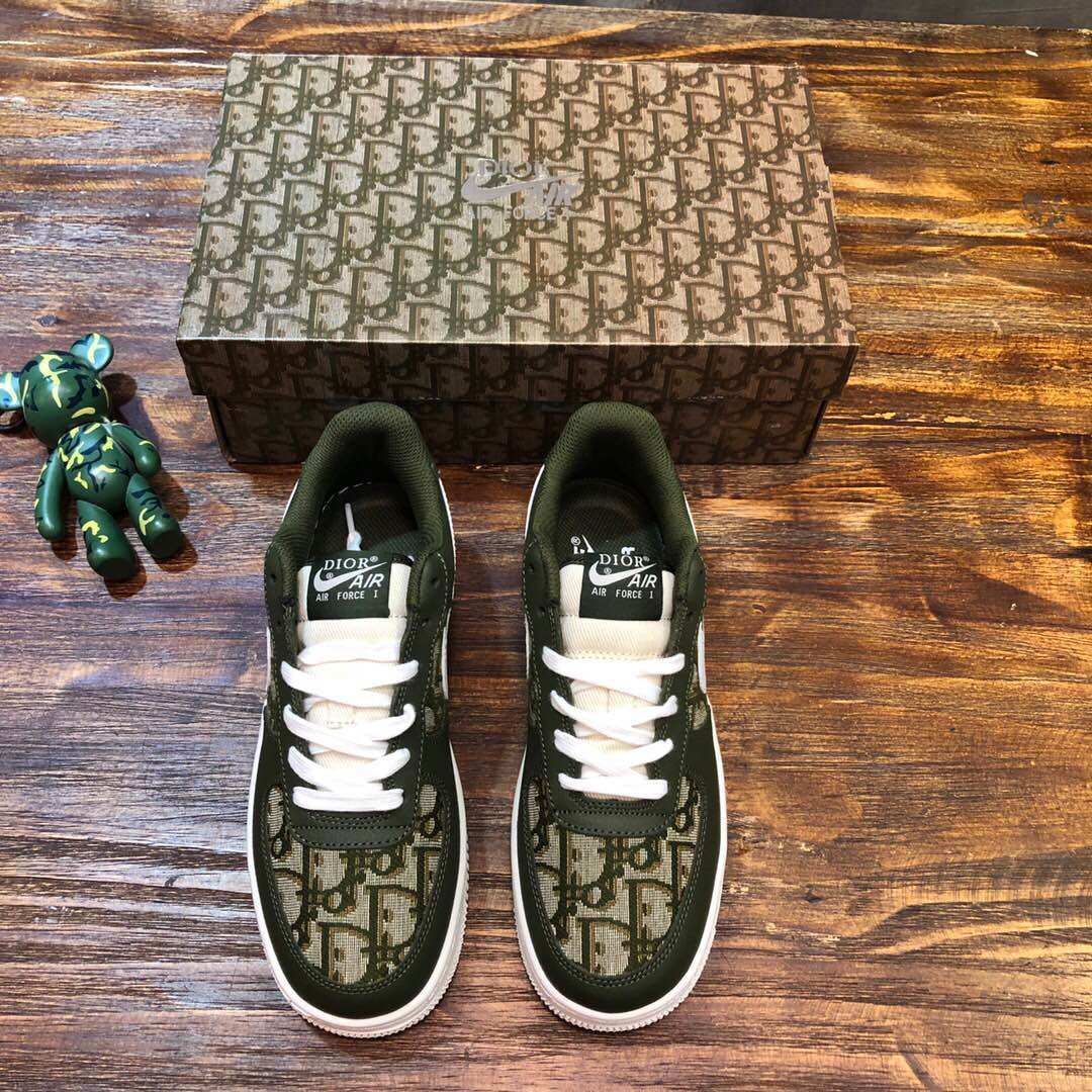 Nike×Dior 联名  简直是人间艺术品 爱了爱了 太好