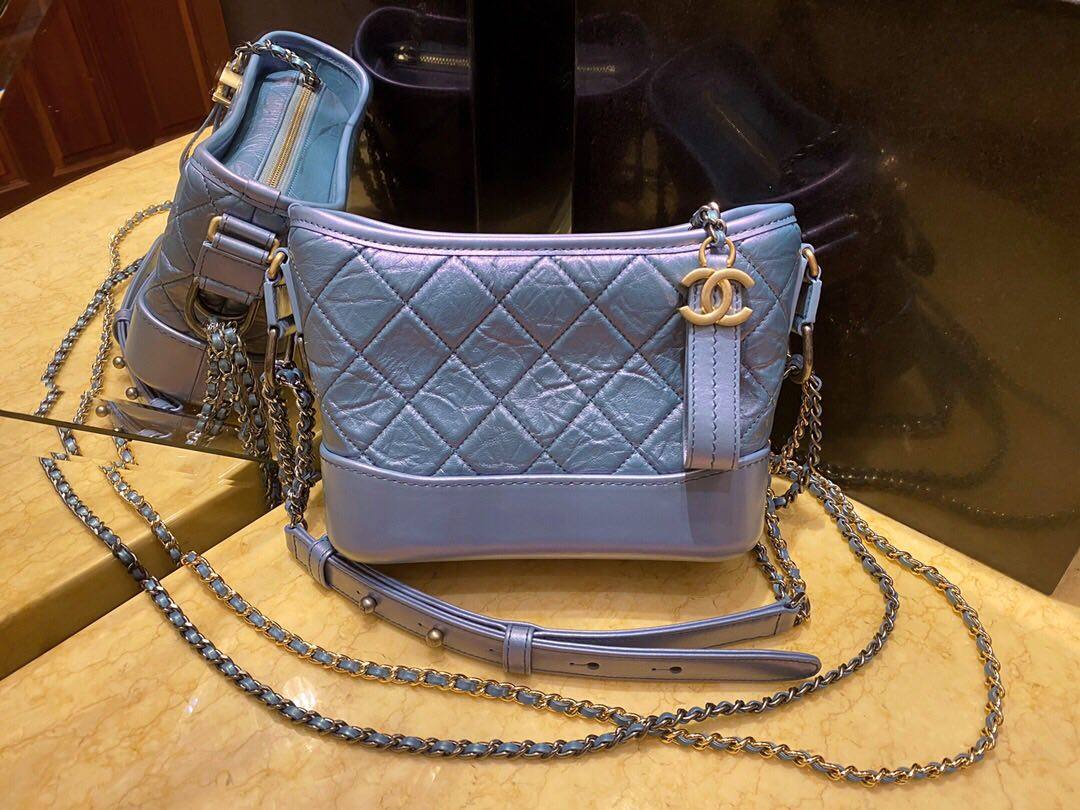 CHANEL 流浪包 带点渐变的一款蓝色 非常好看 不同角度