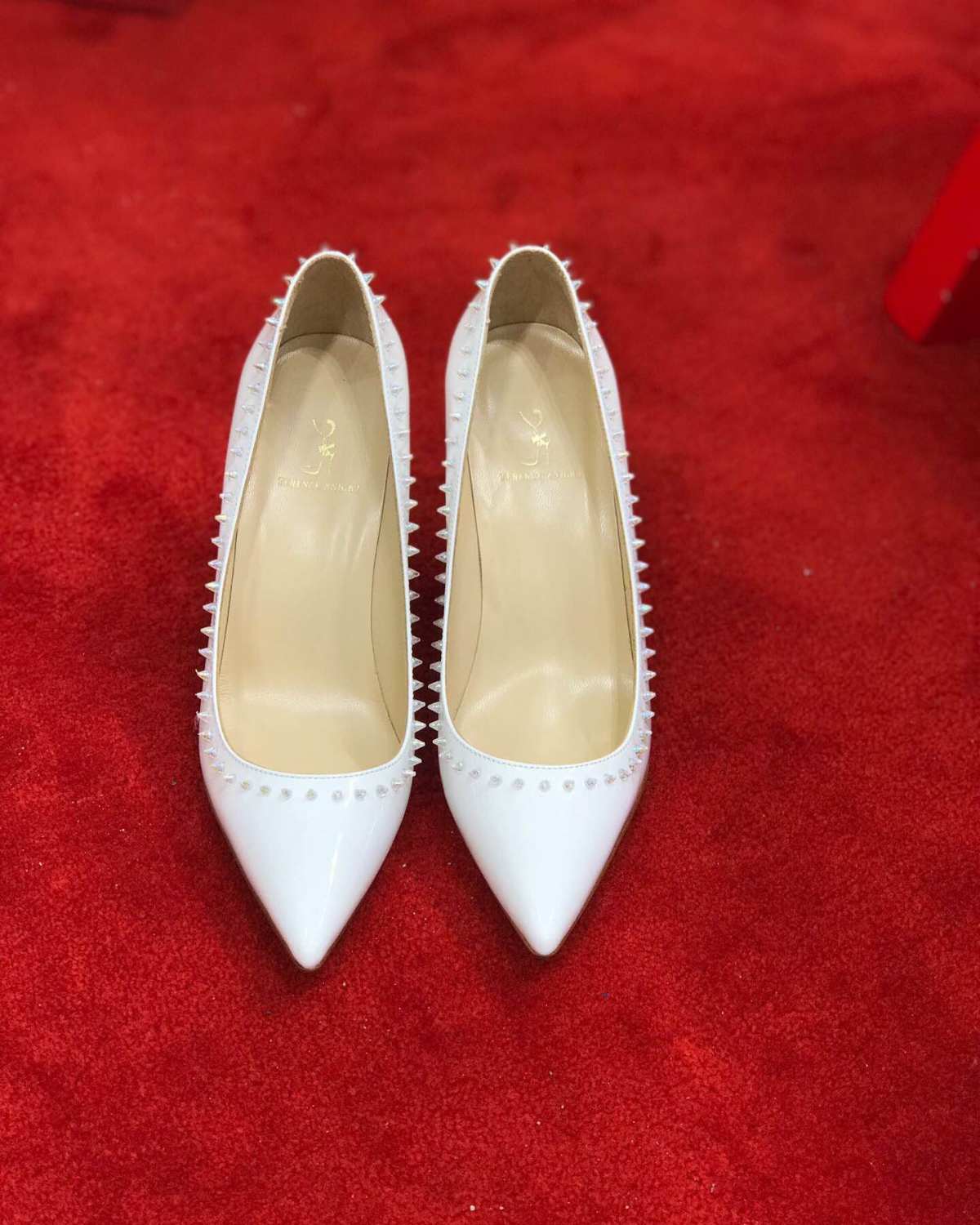 cl铆钉高跟鞋  神仙颜值感 超级无敌好看了很气质呀 经典鞋