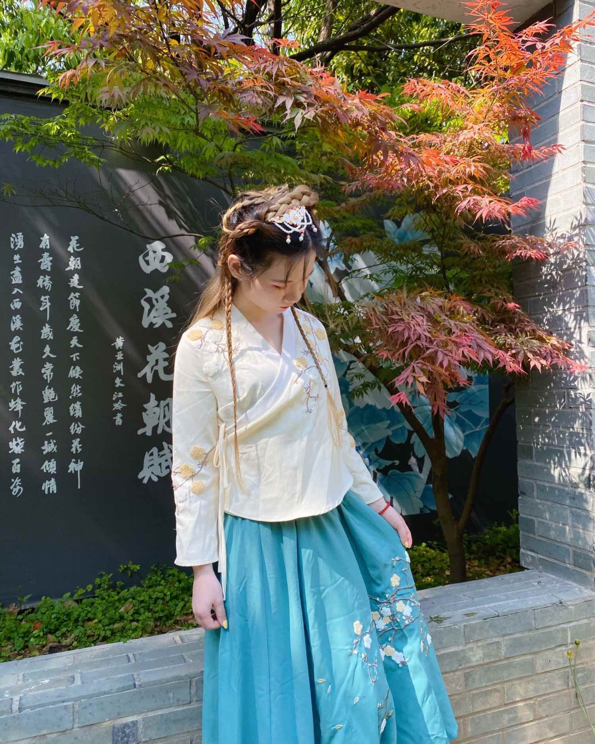 春季最in穿搭🌼不正经“汉服”踏青～  👀先附首来自二妮