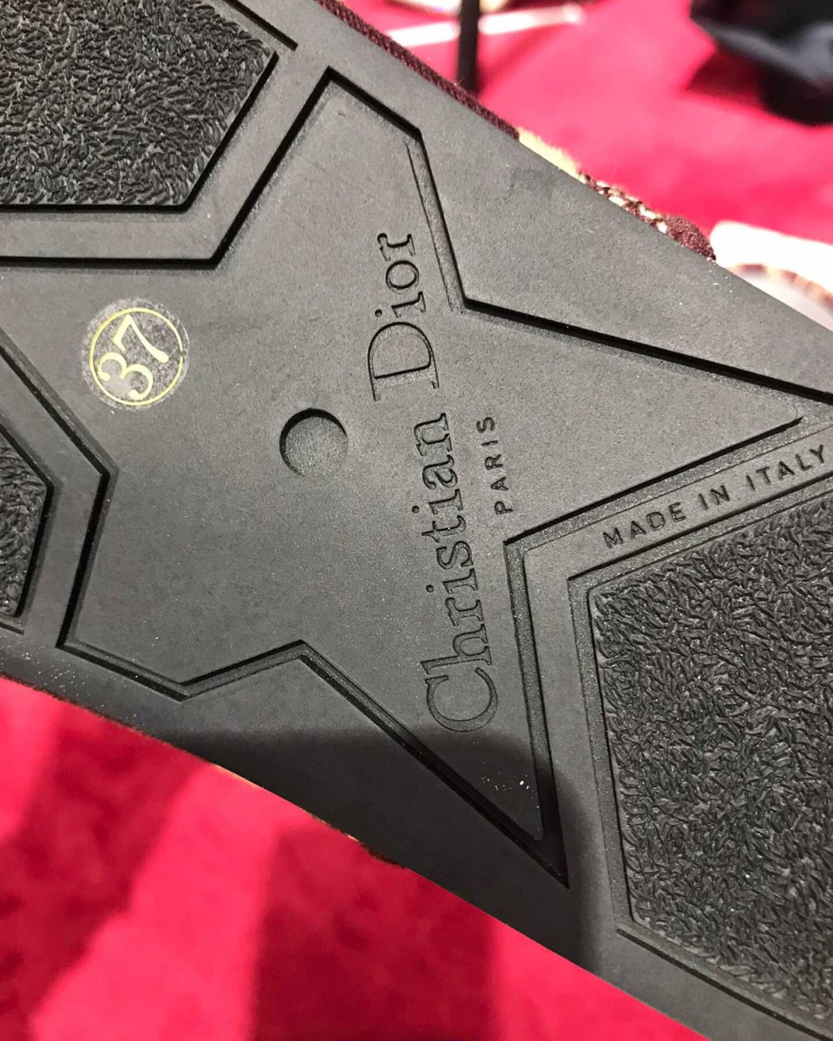 Dior新款字母刺绣厚底拖鞋  今年D家主打款，很迷的D家老