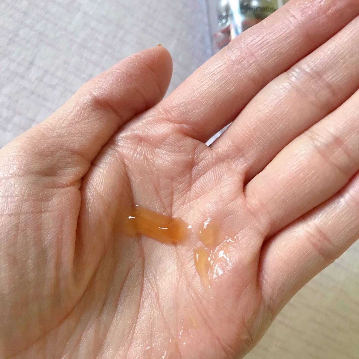 大家可曾记得我的这瓶雅顿银胶？自从上次拍完照就收起来了……拍