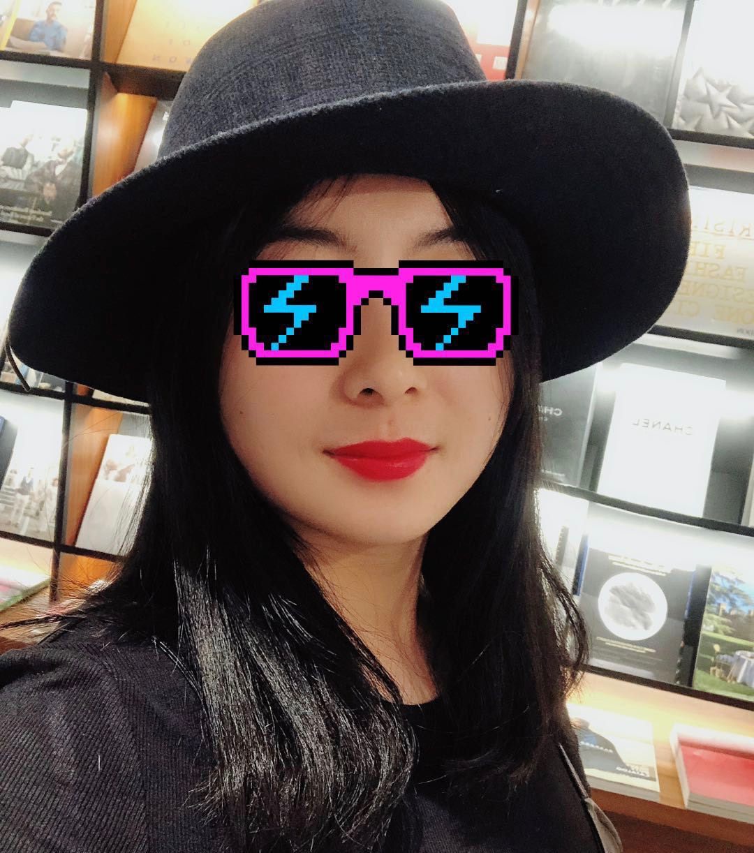 香奈儿56号口红 🍇这个香奈儿口红是我日常比较喜爱的一只，