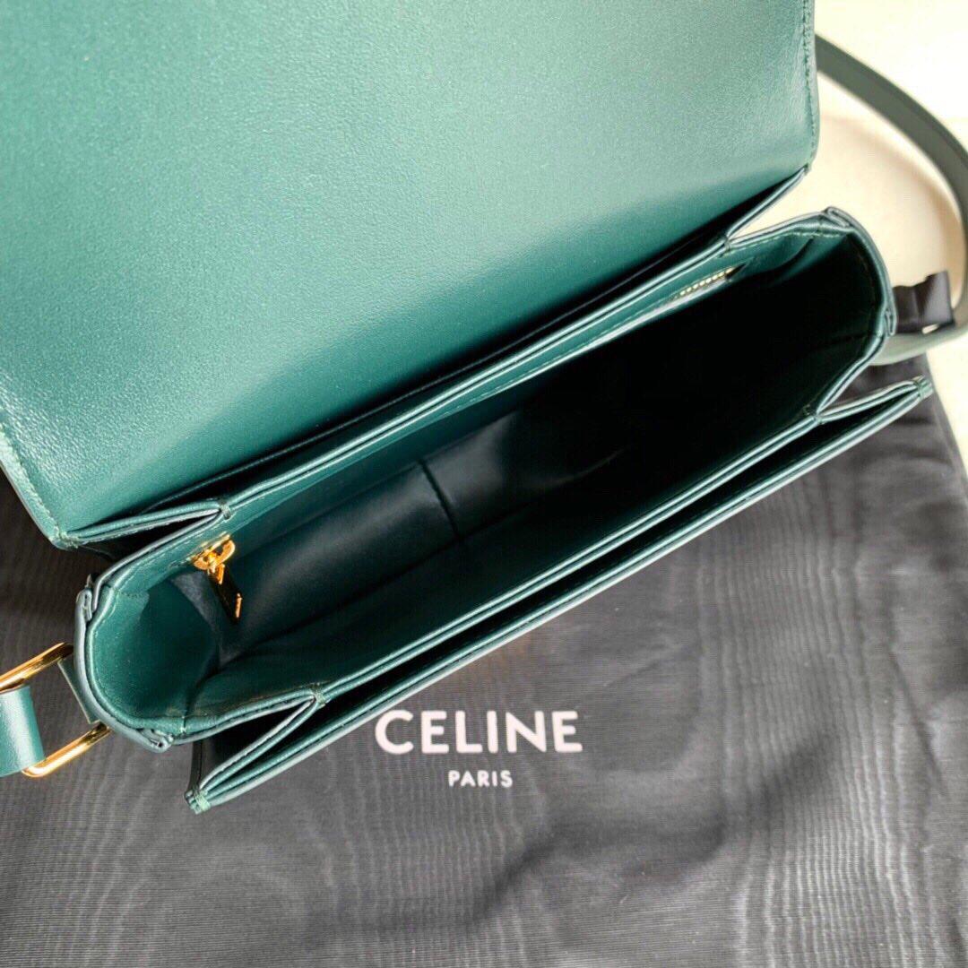 celine包包 非常气质的一款墨绿色 可！
