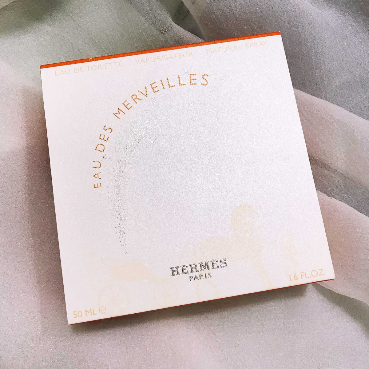 这应该是我瓶Hermes爱马仕香水😛总觉得他家的香水味道太