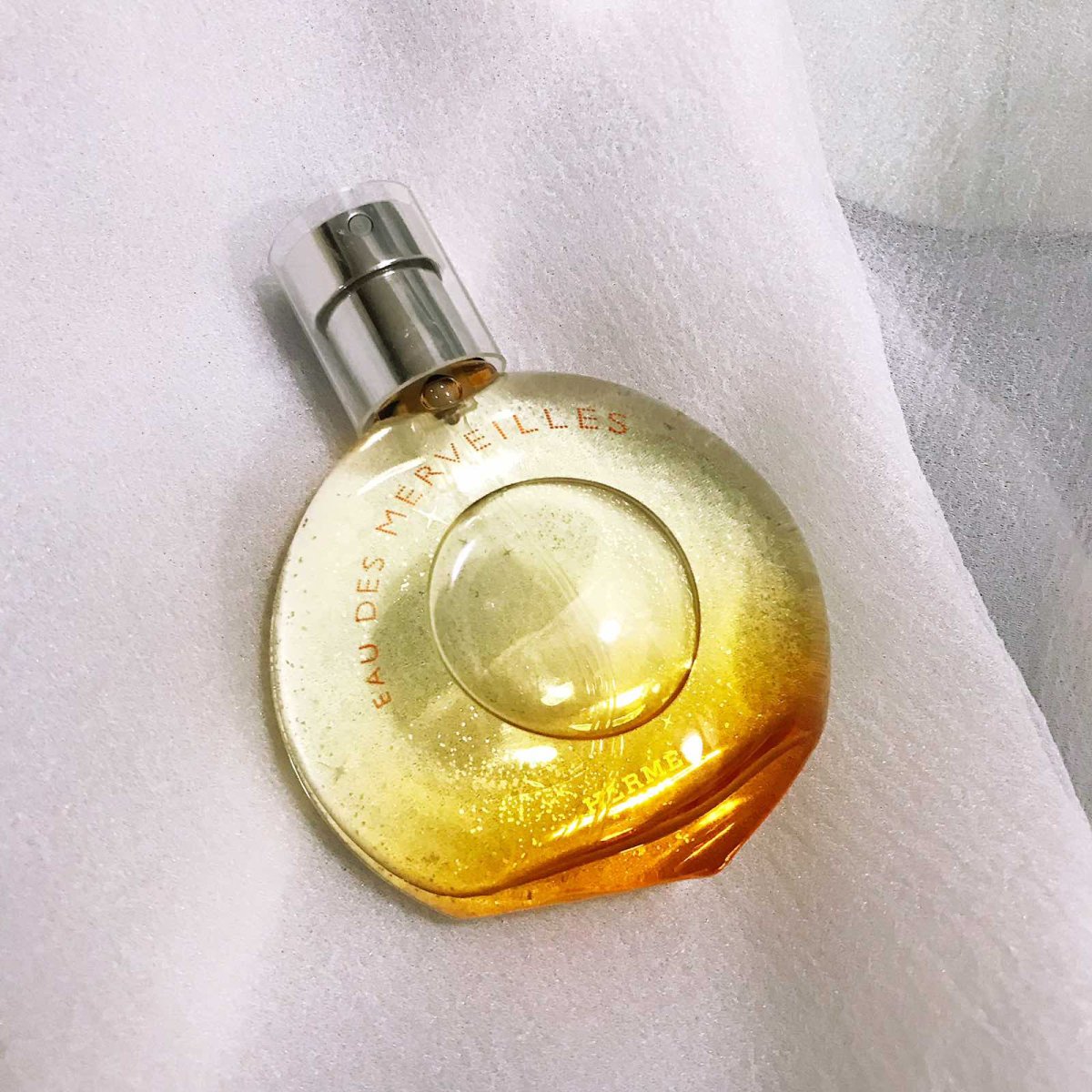 这应该是我瓶Hermes爱马仕香水😛总觉得他家的香水味道太