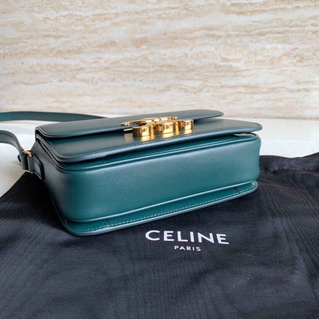 celine包包 非常气质的一款墨绿色 可！