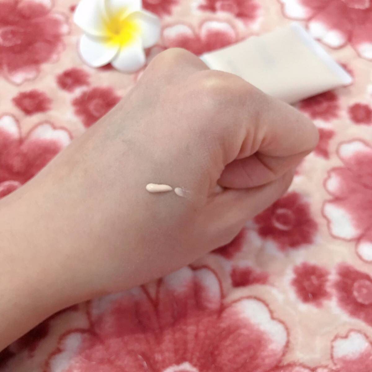 虽然手头隔离有很多，但当看到有人晒这款rmk透亮修色乳霜时，