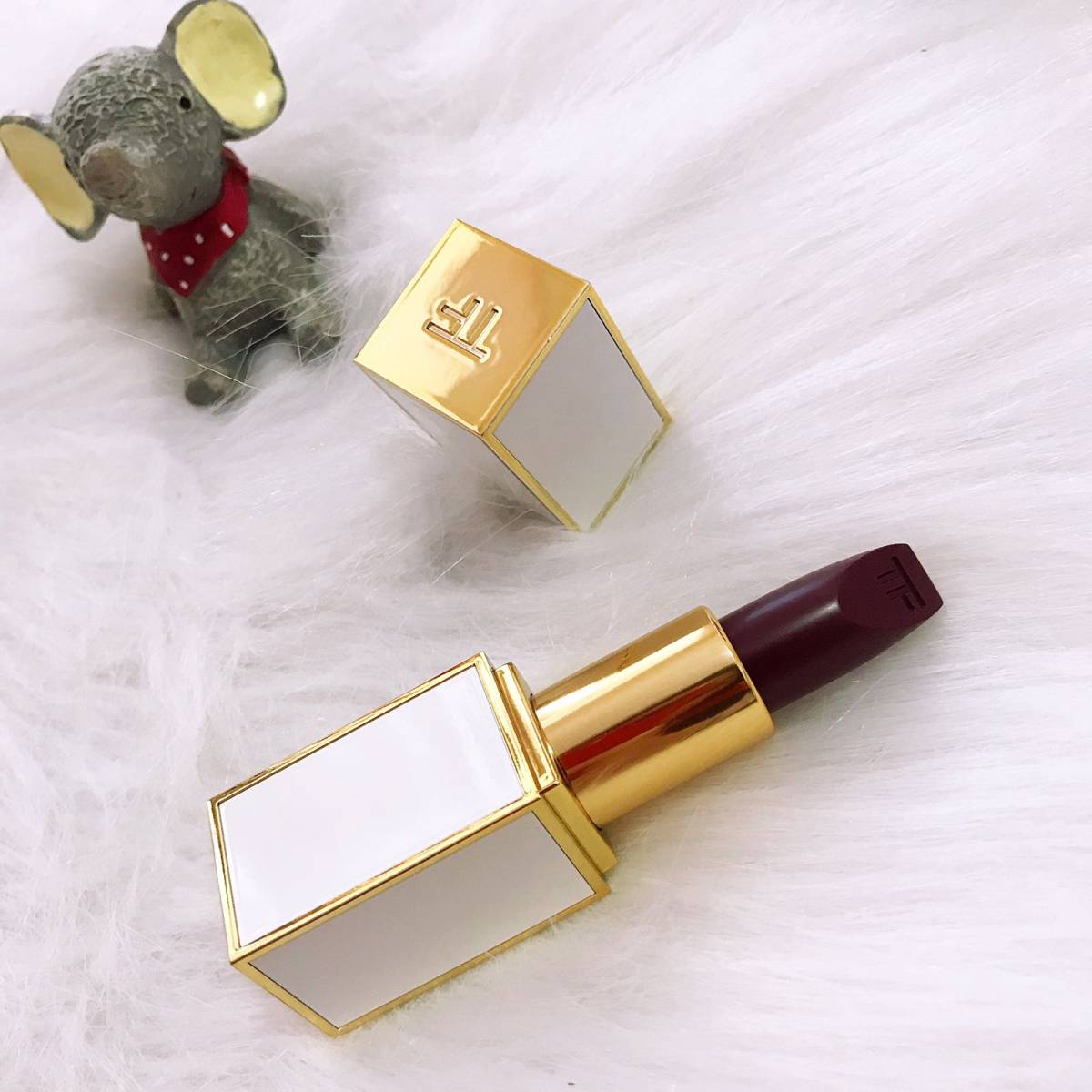 翻来翻去，又翻出了珍藏已久还没舍得用的Tom Ford白管唇