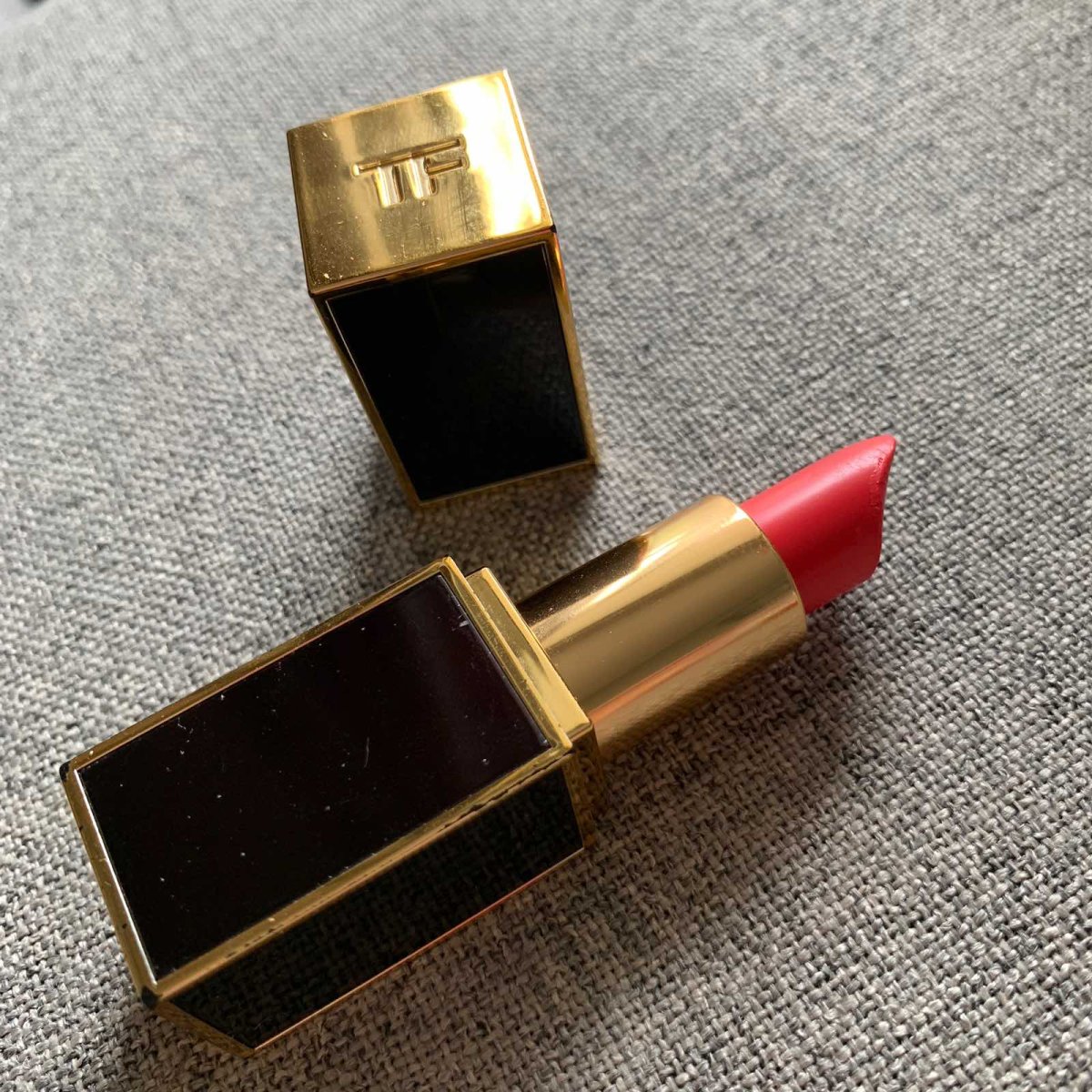 tom ford 09号珊瑚色 🍇这个tf09可以说是我所