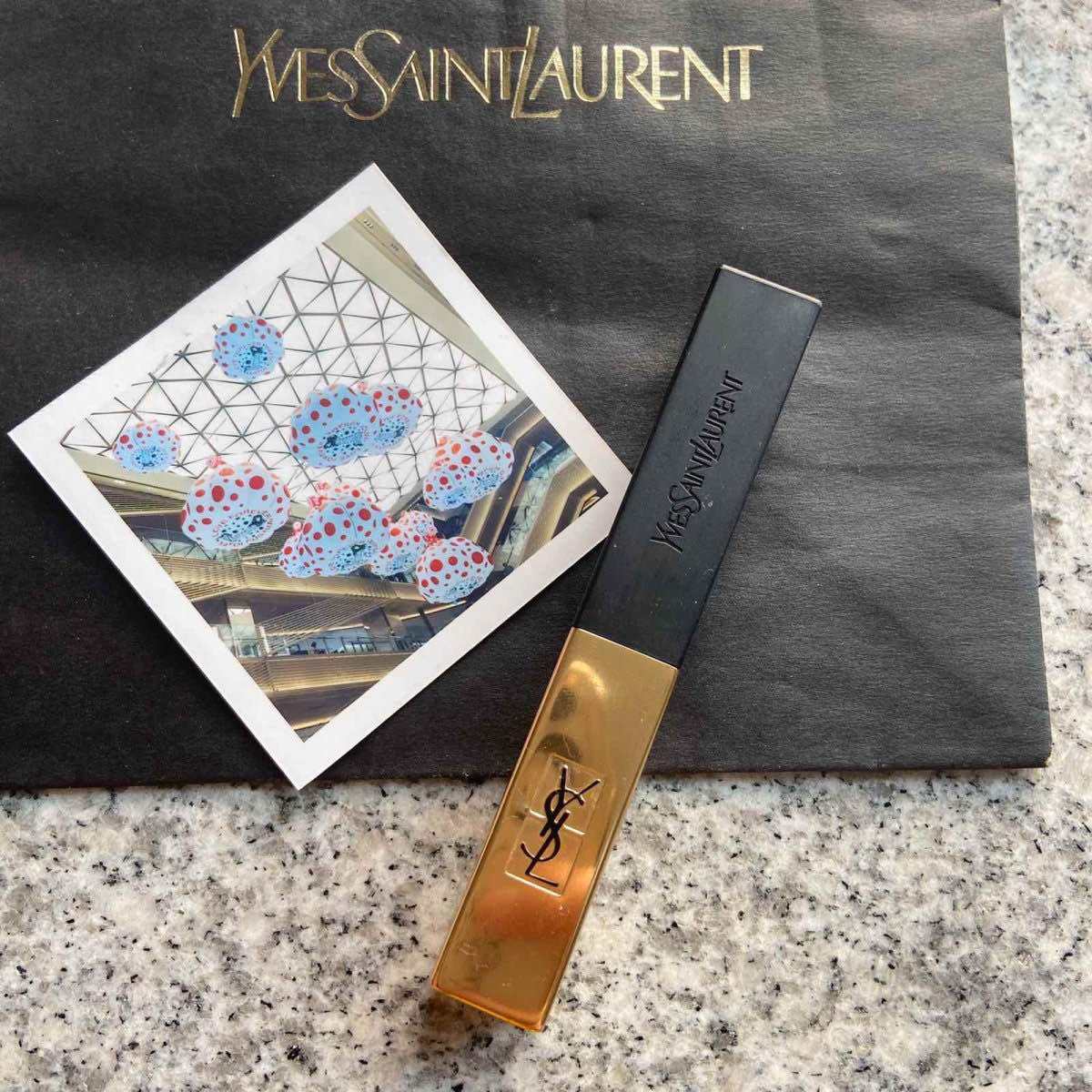 YSL金色方管口红💄21号  口红外观特别漂亮，金色方形，